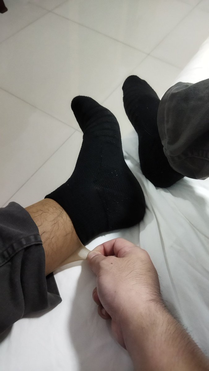 Elfin_devil's tweet photo. กลิ่นกำลังดี #ดมถุงเท้า #ถุงน่อง #ถุงเท้า https://t.co/ipy3RyN2sq