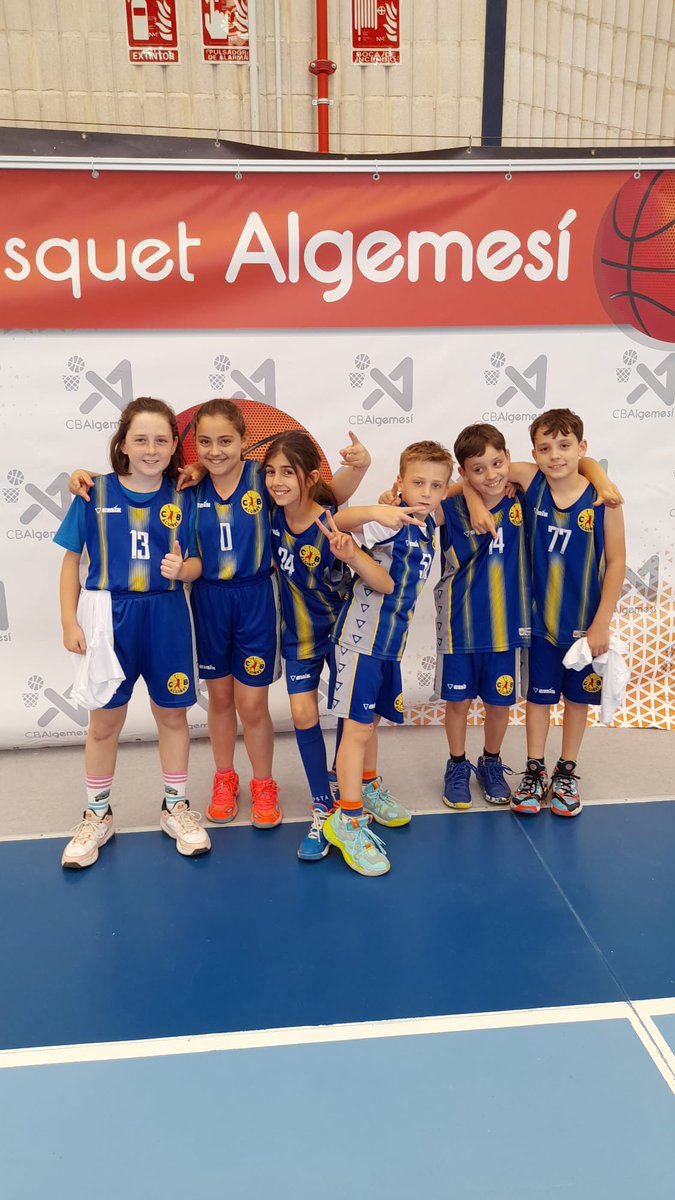 cbalginet's tweet photo. Representació del CB Alginet al torneig de 3x3 d’Algemesí on 3 de les nostres xiquetes han quedat subcampiones!! 🥈🙌🏼💪🏼

#elsomnicontinua 
#somosdelebplata 
#safirfruitsalginet
#proymealginet
#maximdomenech
#sanchezpla
#icemi
#sideclimp https://t.co/DB6wWkUuTb