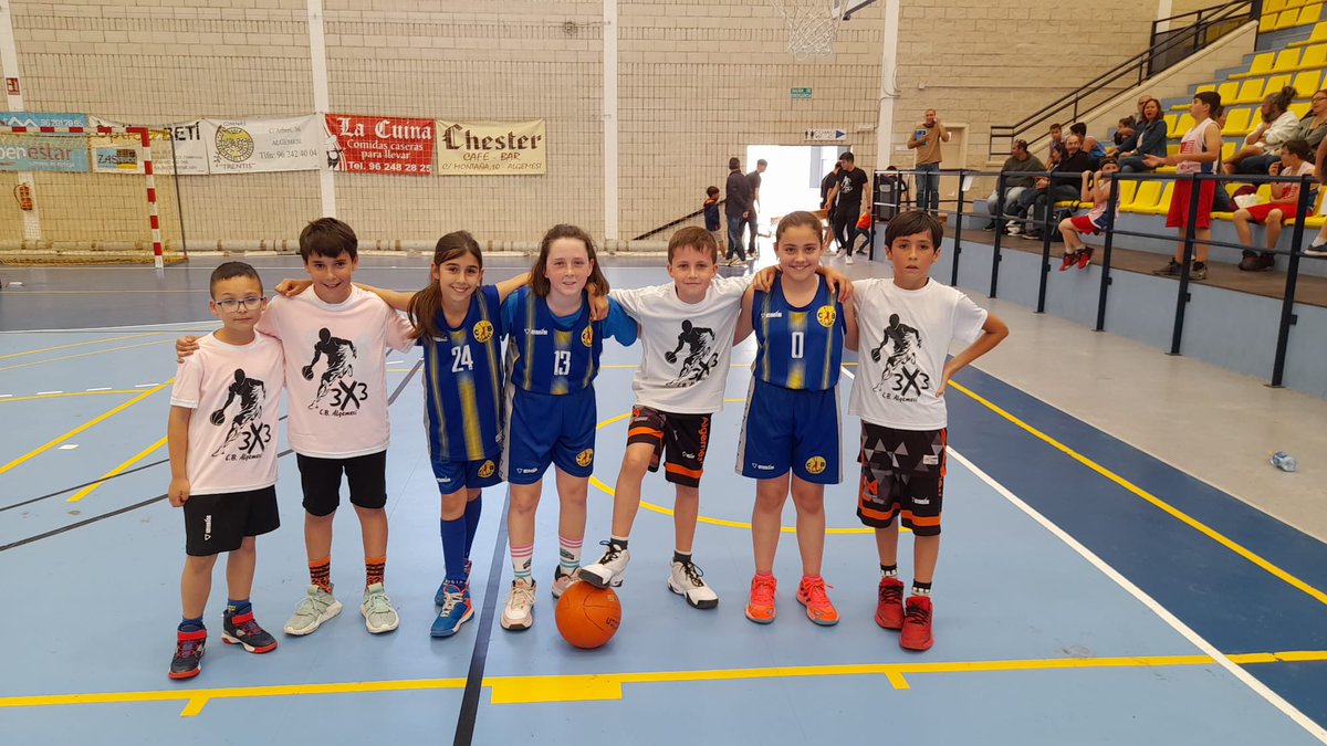 cbalginet's tweet photo. Representació del CB Alginet al torneig de 3x3 d’Algemesí on 3 de les nostres xiquetes han quedat subcampiones!! 🥈🙌🏼💪🏼

#elsomnicontinua 
#somosdelebplata 
#safirfruitsalginet
#proymealginet
#maximdomenech
#sanchezpla
#icemi
#sideclimp https://t.co/DB6wWkUuTb