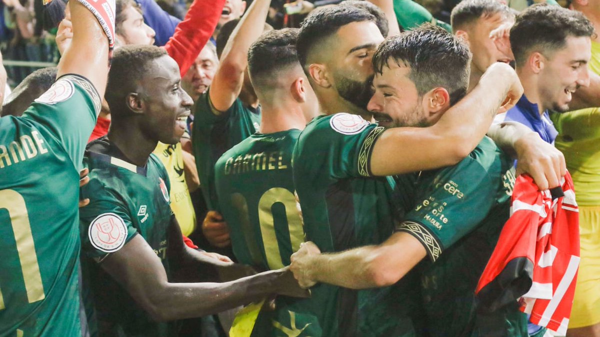 mevoyacaceres's tweet photo. 💚🤍¡Felicidades al @CPCacerenoSAD por sus 104 años de historia!🤍💚

Sois un orgullo para #Cáceres⚽️👏

📸: @DAZN_ES https://t.co/bpthzxPfbD