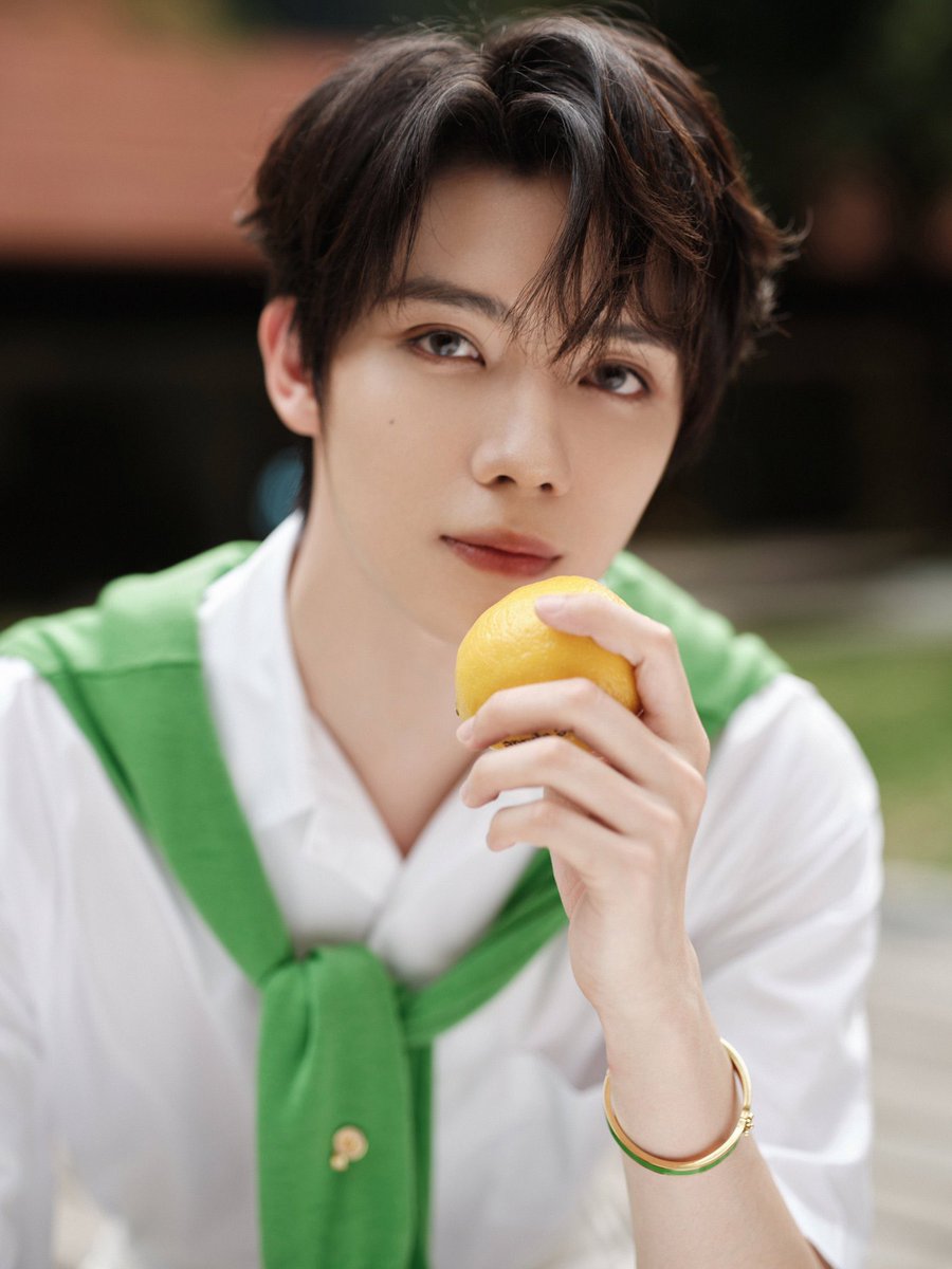 หล่อมากกกกกก💚

#หลัวอีโจว #LuoYizhou #罗一舟