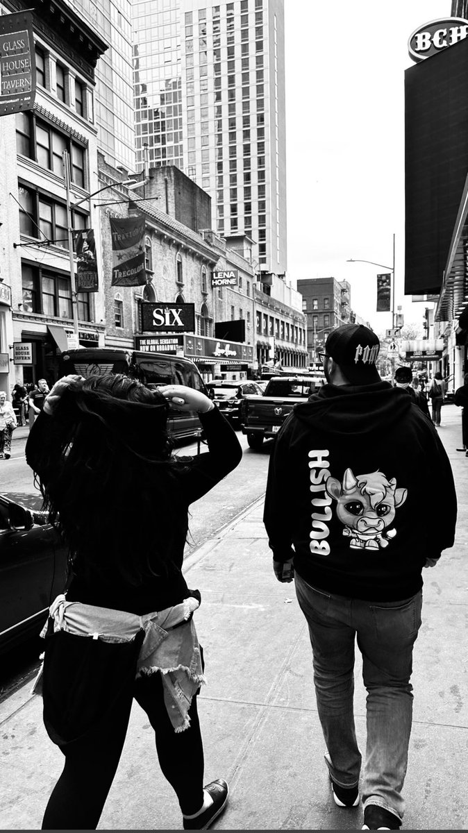 Thanks for capturing this @A_NFT_Me1 
Hehe 😊 <a href="/cmoney2878/">Cmoney2878</a> representing our <a href="/partnerchip_io/">Partnerchip</a> hoodie!🫶 #NYC
