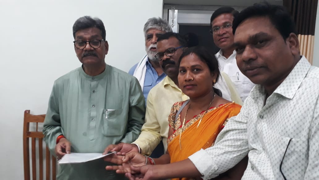पंचायत सचिवों का एक ही मांग
#शासकीयकरण 
<a href="/bhupeshbaghel/">Bhupesh Baghel</a>
<a href="/bhupeshbaghel/">Bhupesh Baghel</a> <a href="/BJP4CGState/">BJP Chhattisgarh</a> <a href="/ChhattisgarhCMO/">CMO Chhattisgarh</a> <a href="/INCIndia/">Congress</a> <a href="/komalsahu38/">कोमल प्रसाद साहू</a> <a href="/OPChoudhary_Ind/">OP Choudhary</a> <a href="/PMOIndia/">PMO India</a> <a href="/topchandnews/">Topchand</a> <a href="/ZeeMPCG/">Zee MP-Chhattisgarh</a> <a href="/IBC24News/">IBC24 News</a> <a href="/TulsiSahu15/">Tulsi Sahu</a> 
<a href="/RahulGandhi/">Rahul Gandhi</a> <a href="/INCIndia/">Congress</a>