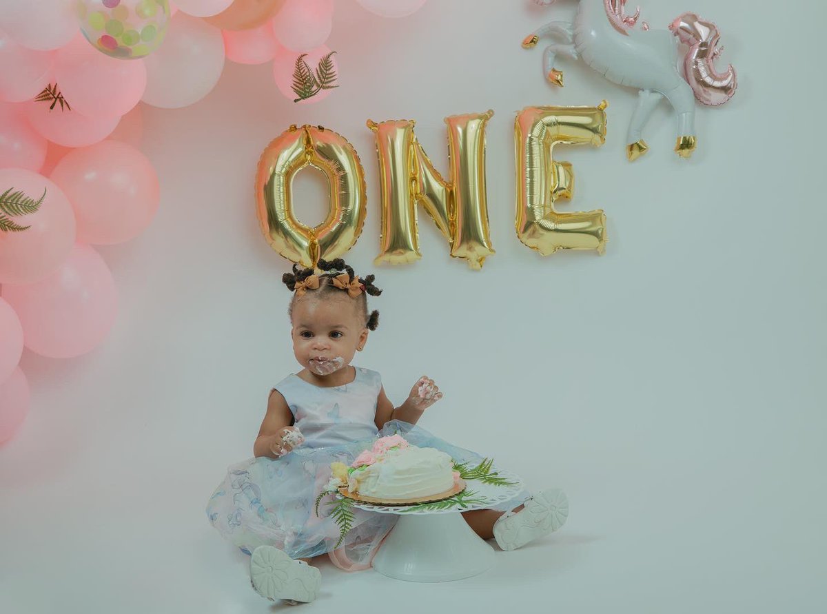 shardeeee's tweet photo. [ O N E ] 🎉💫 https://t.co/GgPUlfh0x7
