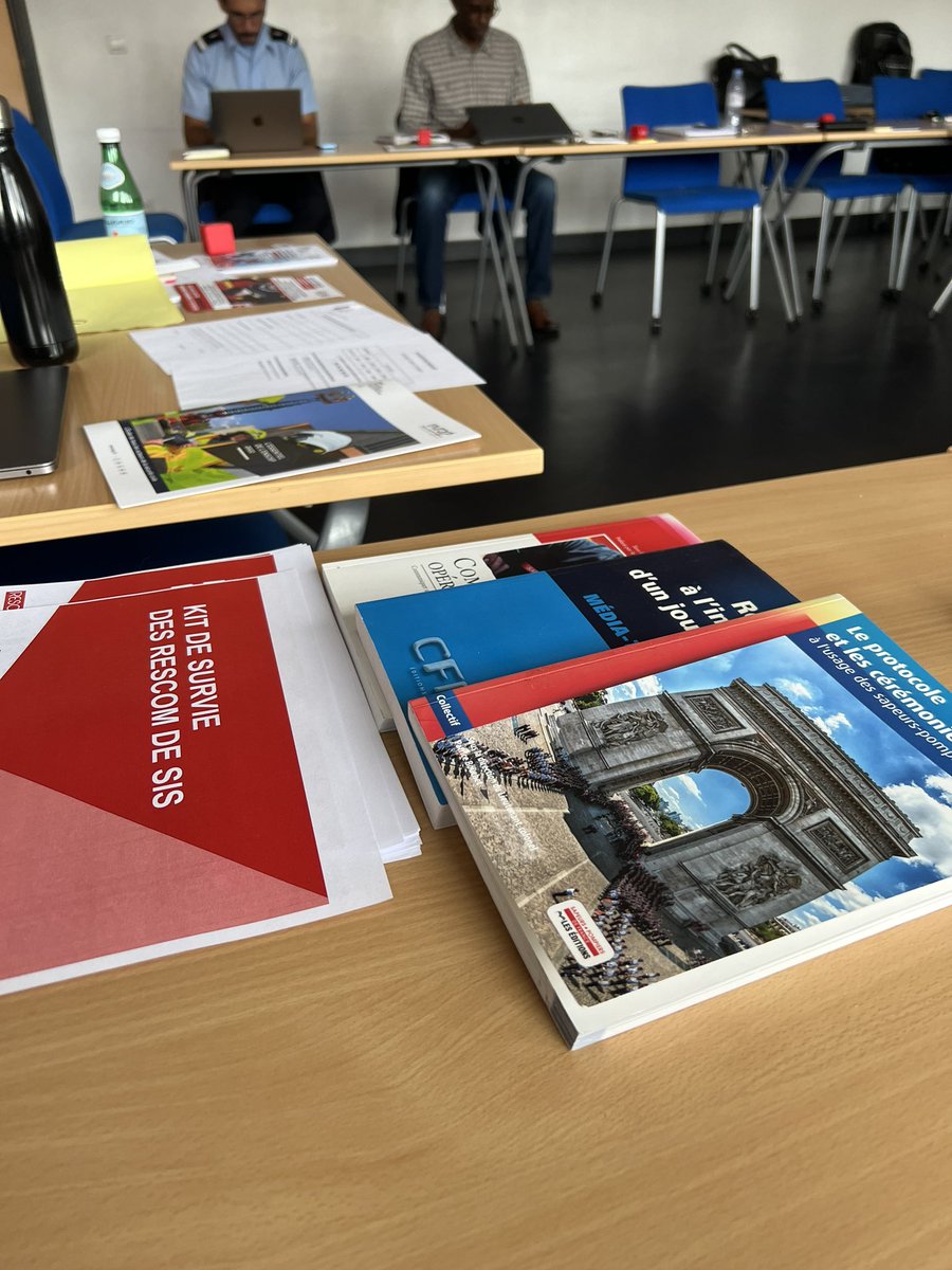 rescomSP's tweet image. Puis partage, #Retex sur la #comInterne et #CompOps et des ateliers cas pratiques. Merci au @directionSPRM @cnfpt pour cette nouvelle offre #KitDeSurvieDesCommuniquants … #VisMaVieDeRescom #LaComCestUnMetier