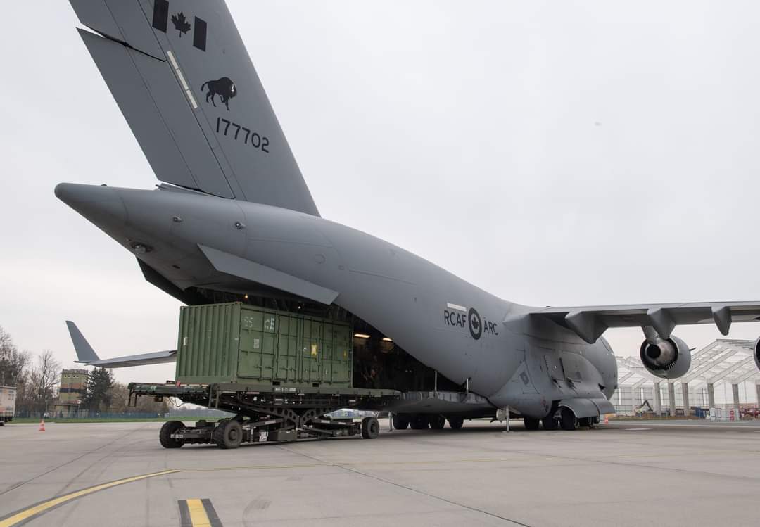 The Leopard 2 tanks were loaded and transported by Royal Canadian Air Force CC-177 Globemaster III aircraft as part of the #OpUNIFIER. Canada has already donated 8 tanks to Ukraine as part of military assistance.