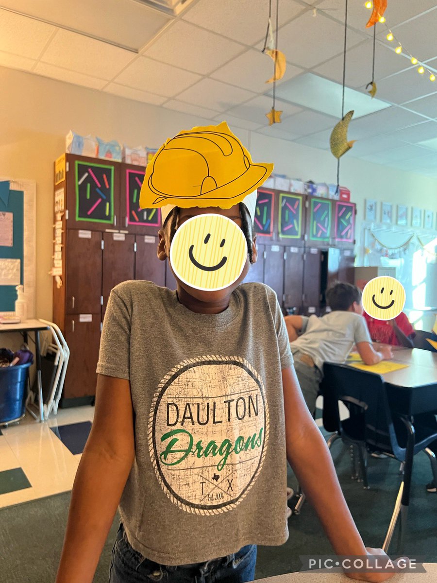 Ms_Gutierrez__'s tweet photo. Under construction with constructed responses! Students are using their R.A.C.E strategies to answer the argumentative essay prompt. https://t.co/aEtYuNlrPT