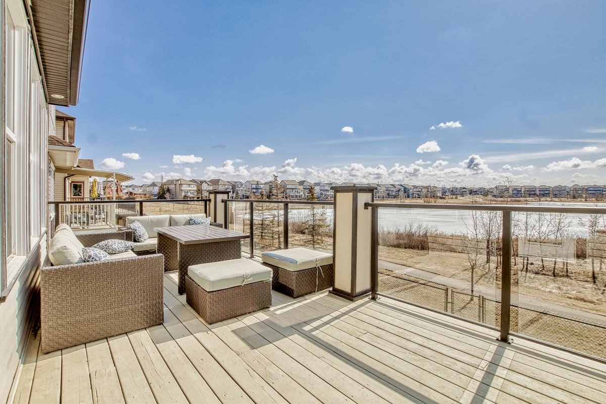 propertiesinYYC's tweet photo. 578 Copperpond Cir SE, check it out, new photos and virtual tour! Take a look at this awesome space: https://t.co/S6w1hrlAvT https://t.co/e2bG3ZBPbM
