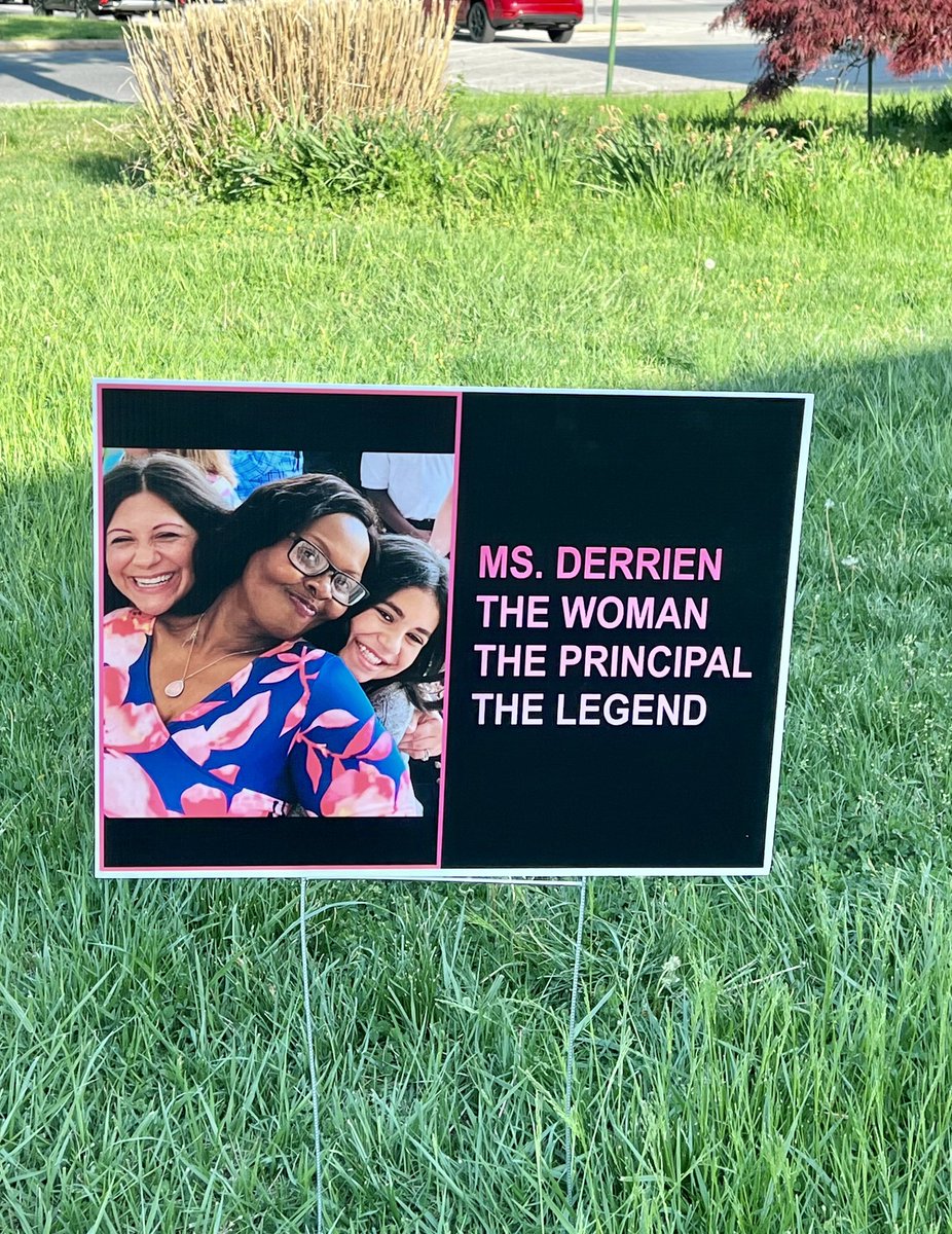 _derrien's tweet photo. My @ChatsworthSch family is full of surprises! This is what I saw when I arrived at school today. I’m so grateful for Team Chatsworth!!! 💖🥰💖 https://t.co/lJ15Kbm49Z