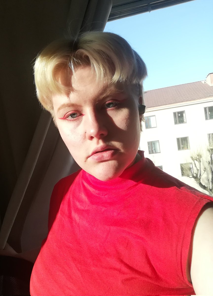929rime's tweet photo. thought i'd share my new fav photo of myself it's the first one it goes so hard look at it!!! https://t.co/6Cm9mvT4Uf