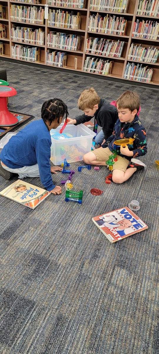 Poetry, challenges &amp; building...oh my! We're having fun in Makerspace after checkout today! <a href="/KreinhopKISD/">Kreinhop Elementary</a> <a href="/KleinLibraries/">Klein ISD Libraries</a>