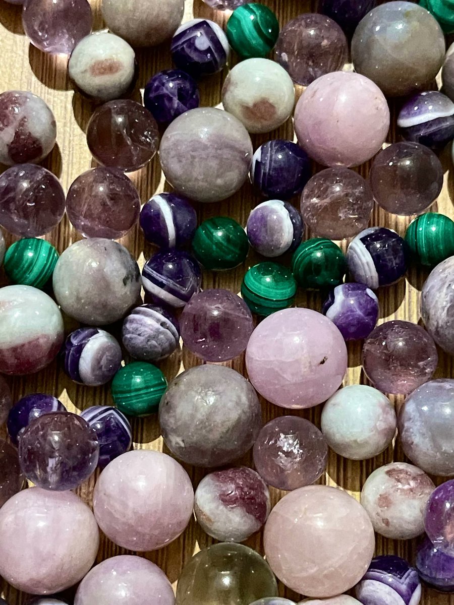 Boondockfinds's tweet photo. Mini Sphere Vial | Mini Crystal Spheres | Tourmaline, Citrine, Green Pink Purple Amethyst, Malachite Mini Spheres #marble #sphere #ball #collectible #crystal #gemstones #TuesdayRocks #minimalist https://t.co/OfhLUAXzCS