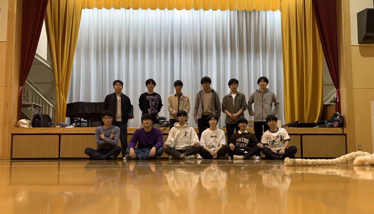Keio_STC's tweet photo. 今日も新入生が8人来ました✨

新歓期間も残りわずかなので、まだ迷っている人は是非一度練習に来てみてください！！　

新入生まだまだ大歓迎です🥳

#春から慶應
#慶應新歓2023
#慶應サークル
#慶應セパタクロー https://t.co/Vl13QIsIF4