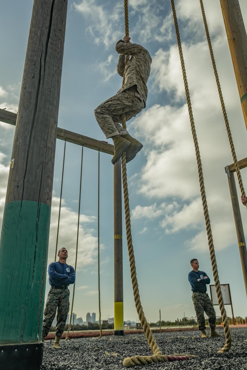 USMC's tweet photo. #MarineCorps recruits conduct an obstacle course at @MCRD_SD, April 14.

The obstacle course is one of the many physical training events used to prepare recruits to become United States #Marines. 

#RecruitTraining #USMC #recruits https://t.co/O0fFGDP5y6