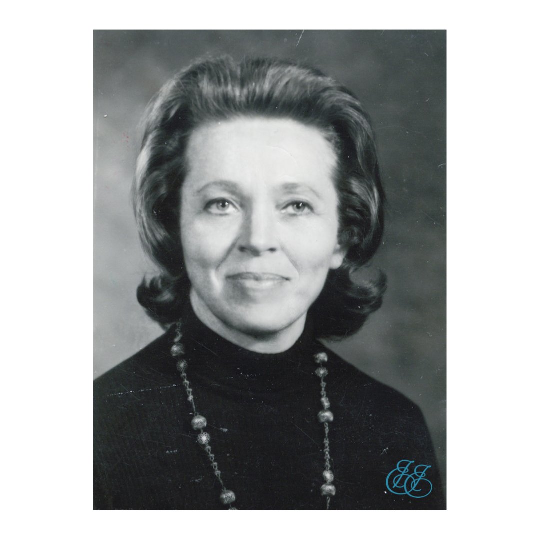 EElliotFdn's tweet photo. 🤍🌿📷 From the Scrapbook - Elisabeth Elliot, circa 1970 - “… This day is holy to our Lord. Do not grieve, for the joy of the Lord is your strength.” ~ Nehemiah 8:10b https://t.co/XZyS5xwsBx