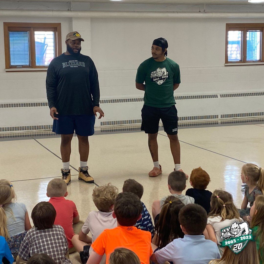 gbblizzard's tweet photo. Tre and Jaden enjoyed a beautiful day in Appleton spending time with students from St. Edward School! ☀️😊 We'll see you for Kids Night on May 5th! #GoBlizz #GetBlizzy #20Seasons 🏈
@trevaughn333 @jaden_sal https://t.co/jWDdWeUtUx