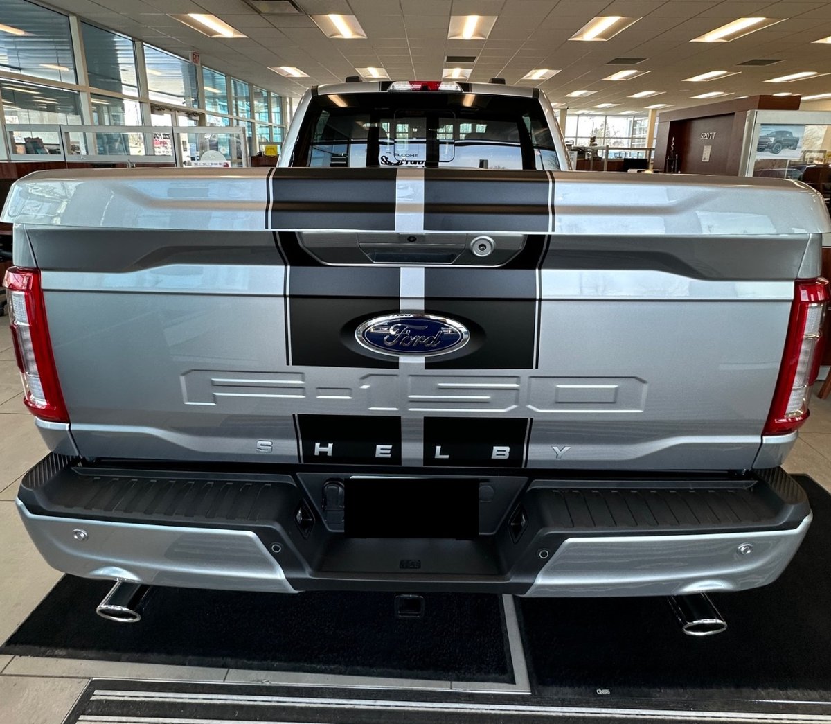 UsaAutoImport's tweet photo. Shelby ha presentado su más reciente creación para la camioneta Ford F-150, la cual ha sido nombrada F-150 Super Snake. Esta nueva propuesta cuenta con prestaciones que normalmente no se esperarían de una camioneta!!!

https://t.co/PdipHCnggg

#ford #f150 #supersnake #shelby https://t.co/P2KFWsveqI