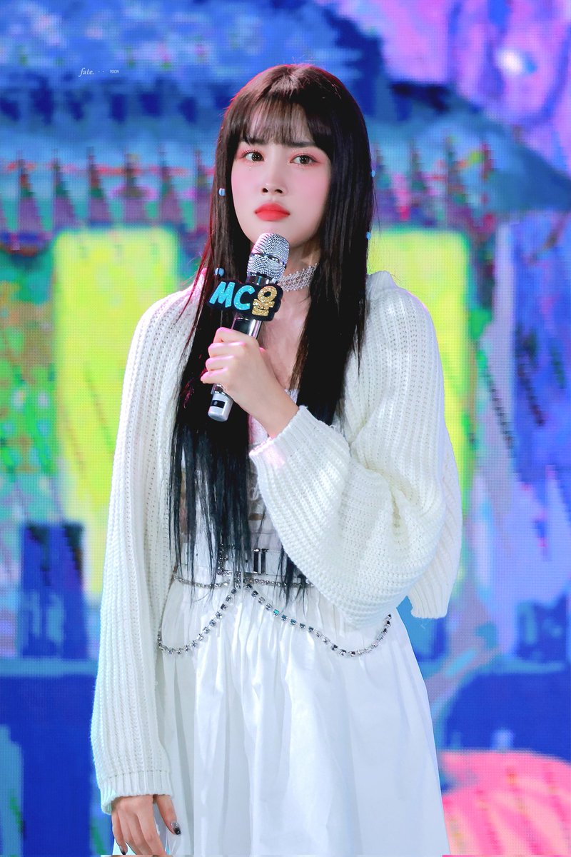 윤.

221009 #스테이씨 #STAYC #윤 #YOON