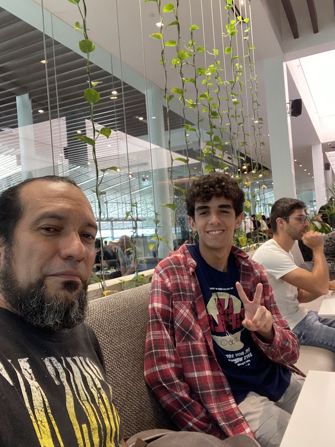 panamabeyond's tweet photo. Primera parte “nos vamos” decidí hacer el recorrido hasta el aeropuerto vía @elmetrodepanama una vez que recorrimos los tres tramos pasamos al #copaclub gracias a mi amigo Sarino y su hijo que tienen presidencial en @CopaAirlines y picamos algo.
#panamabeyond https://t.co/W0y5MIoCJs