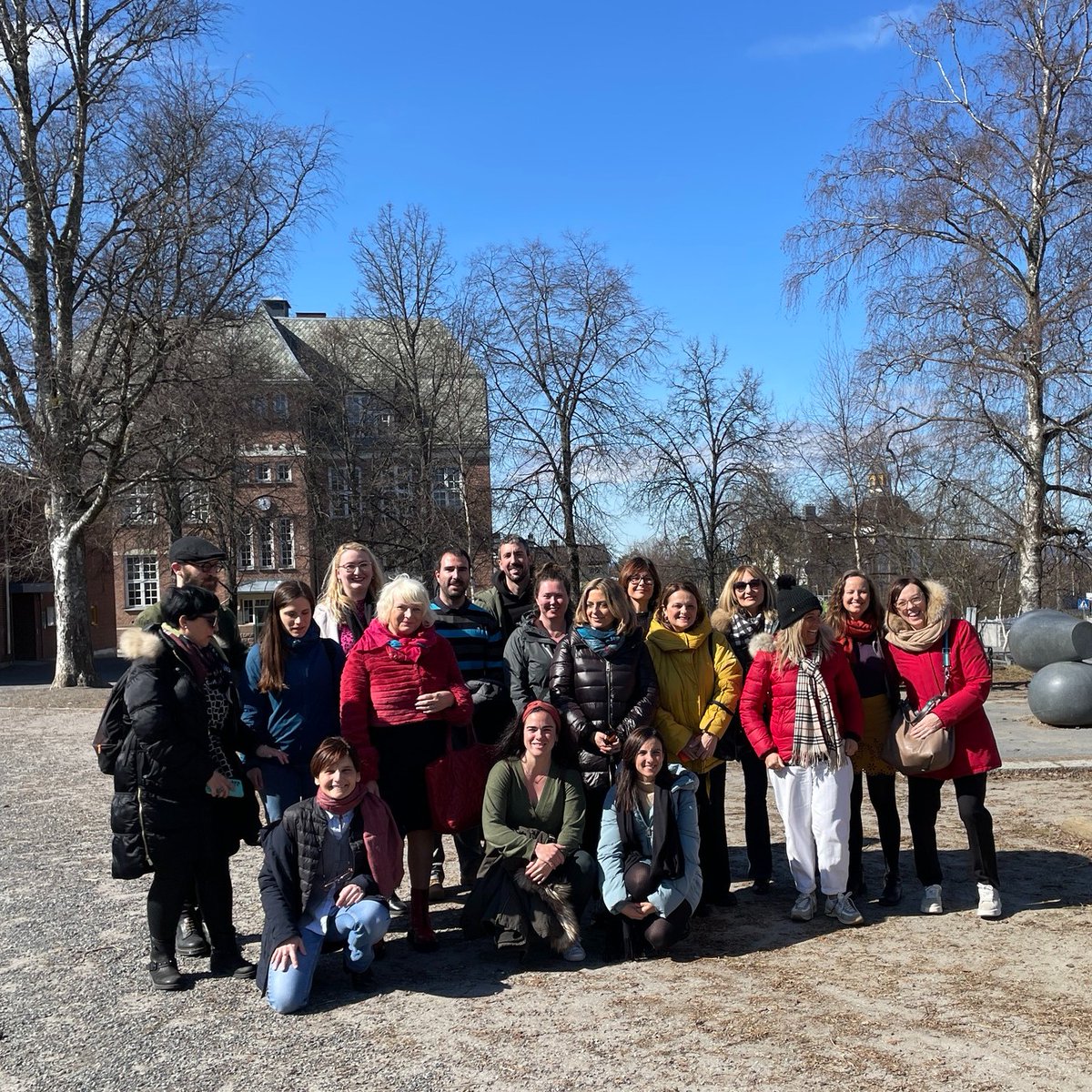 Artxandape's tweet photo. 🌏🇳🇴 #Norvegian, Just Action ekimenarekin! Beste herrialde batzuetako irakasleekin batera baliabidez hornitzen gara krisi klimatikoari hezkuntzatik erantzuteko. https://t.co/RXQUuhNdUB