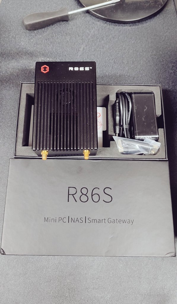 cdgrant17's tweet photo. What should I install on it? #opensource https://t.co/qMyGlbKfkR