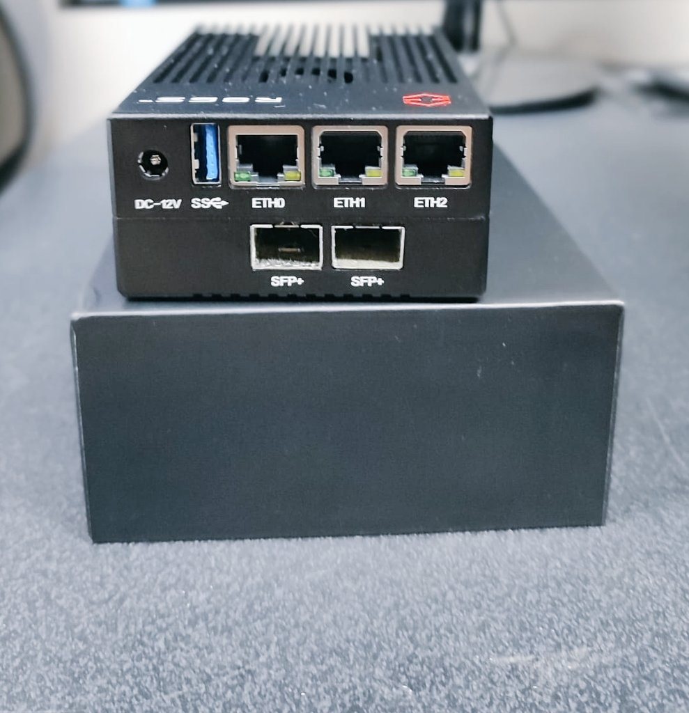 cdgrant17's tweet photo. What should I install on it? #opensource https://t.co/qMyGlbKfkR