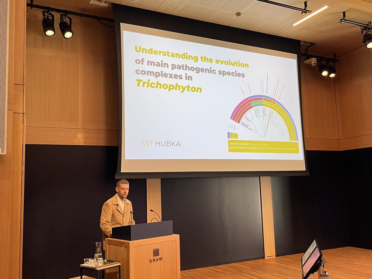 mycobiomics's tweet photo. Vit Hubka from @MBU_AVCR talks about #dermatophytes and specifically the evolution of main pathogen Trichophyton @_Westerdijk_ #fungalevolution https://t.co/3PivxqYX03