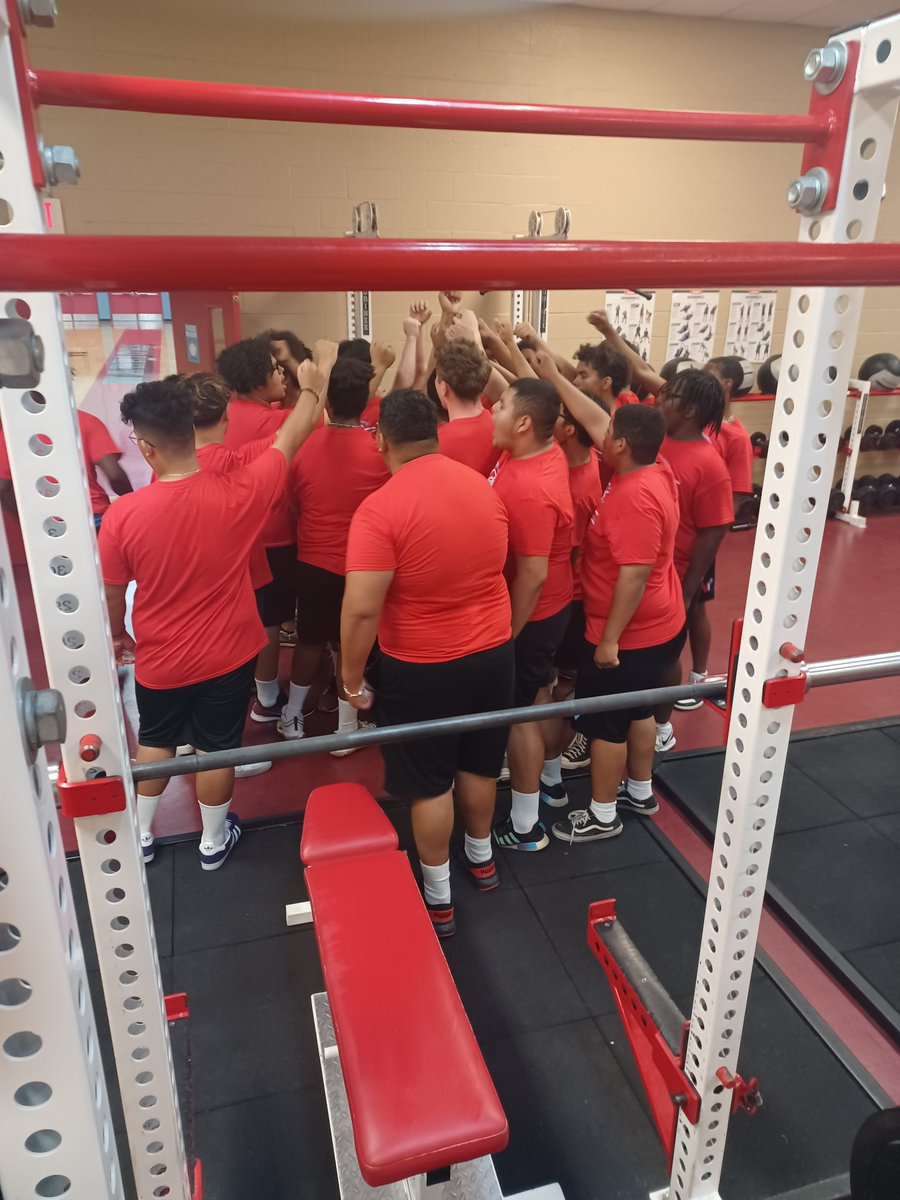 WARRIORSWAY's tweet photo. No one is bigger than the Team!!
#warriorway https://t.co/M3dxU2PLmf