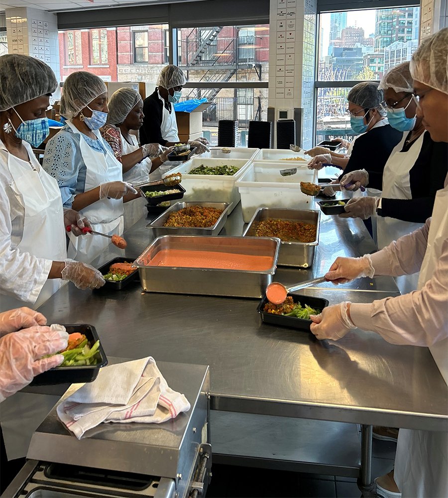 Yesterday, NYC Aging volunteered at @godslovenyc packing over 2,000 meals for New Yorkers in need.

Interested in joining us next time?🙋 Check out the volunteer page on our website.

#NationalVolunteersWeek #volunteeringisageless #NYC
