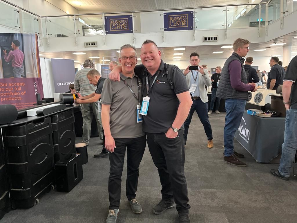 re_sauce_'s tweet photo. What a fantastic ⭐️ day at the @CEDIA London Tech Summit! It was awesome meeting up with incredible people like @Invision_UK and @DTools 🎉 Thanks for an awesome time! #avtweeps #cedia #dtool 😎 https://t.co/WxZts1ZYCs