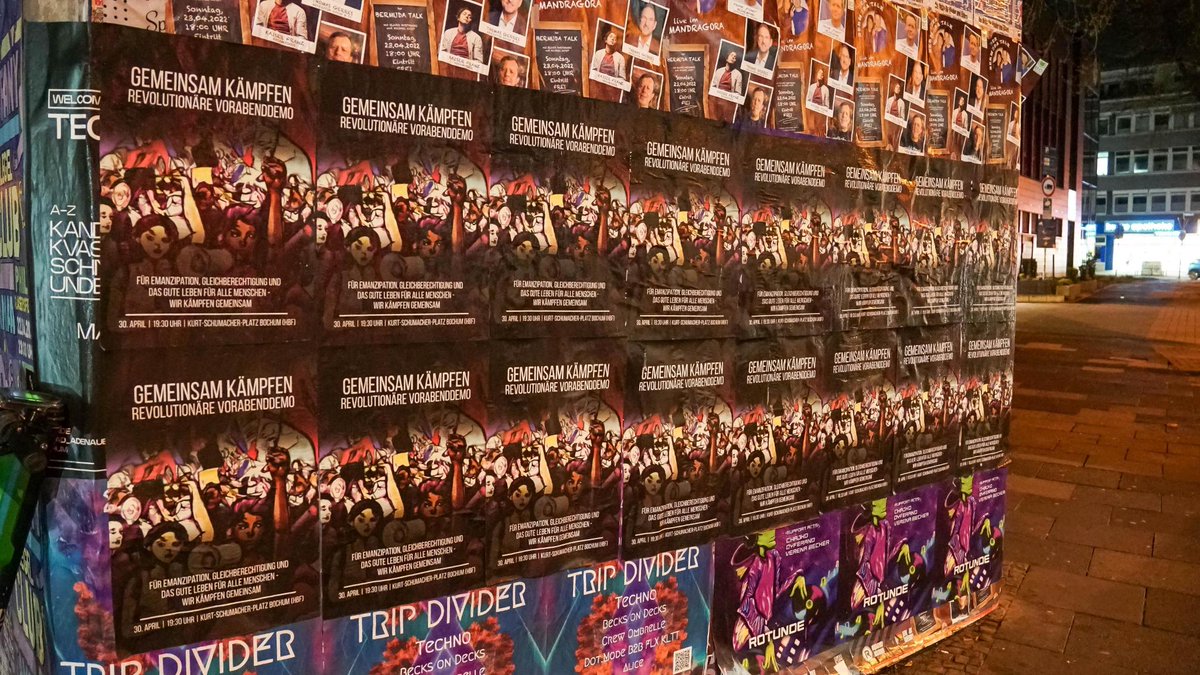 antifa_linke's tweet photo. Heraus zum revolutionären Vorabend!

Auf #Bochum's Straßen tauchen immer mehr Plakate und Sticker auf, die für die Revolutionäre Vorabenddemo mobilisieren 

Haltet die Augen auf und safe the date!

30.04.2023
19.30 Uhr
Bochum Hbf

#bo3004 #Antifa #RevolutionäreVorabenddemo https://t.co/j9eAKPwOVt