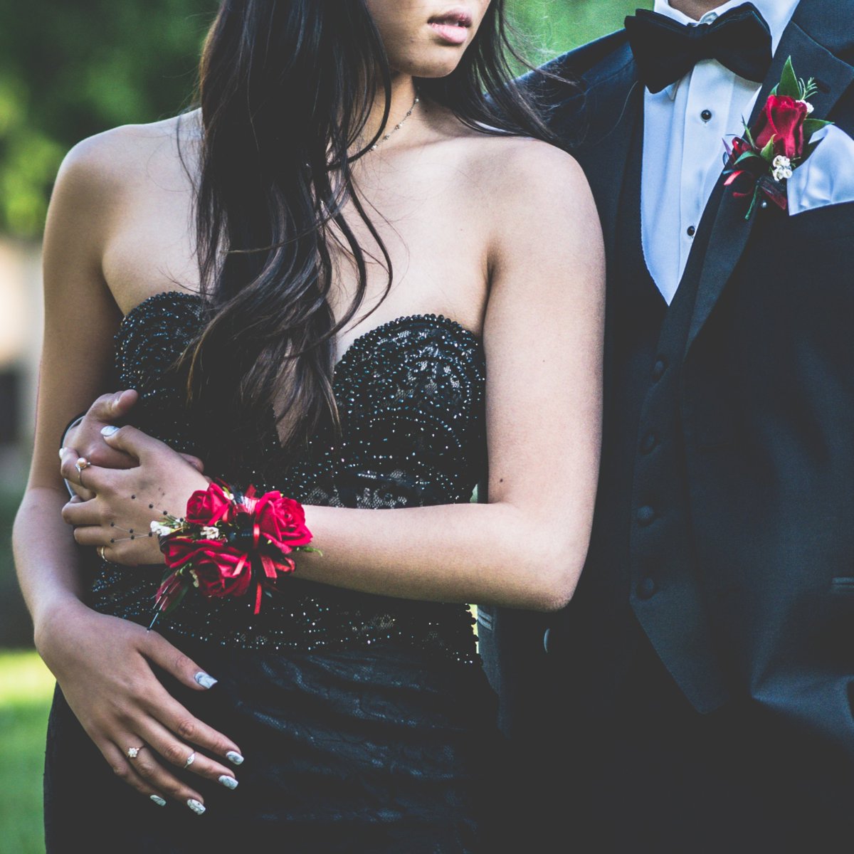 HaverhillToCo's tweet photo. 👗👔 💎 Re-use/recycle/help with the cost of living by donating a prom outfit at Haverhill Town Council's green market this Saturday. Come along between 10.00am and 2.00pm to drop your donations off at the Haverhill Town Council market stall. 👗👔 💎 https://t.co/ERMyfjZYez