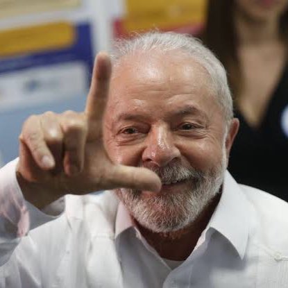 choquei's tweet photo. 🚨ATENÇÃO: O presidente Lula assina hoje o projeto que garante o pagamento do piso salarial para a enfermagem. https://t.co/7UCcQX8NC1