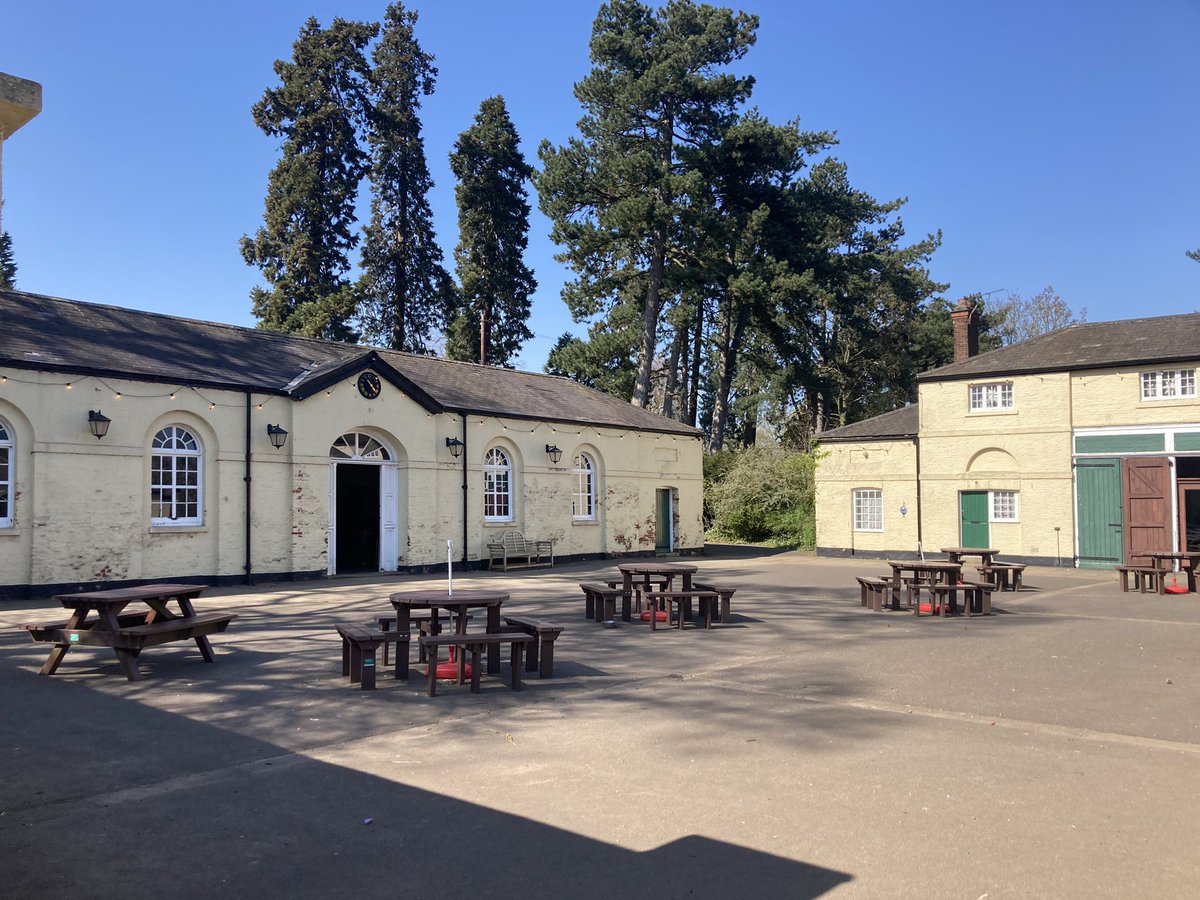 What a beautiful day, perfect for a blue sky thinking and project visioning workshop with the fabulous team @normanbyhall - @TricolorAssocs on the road!