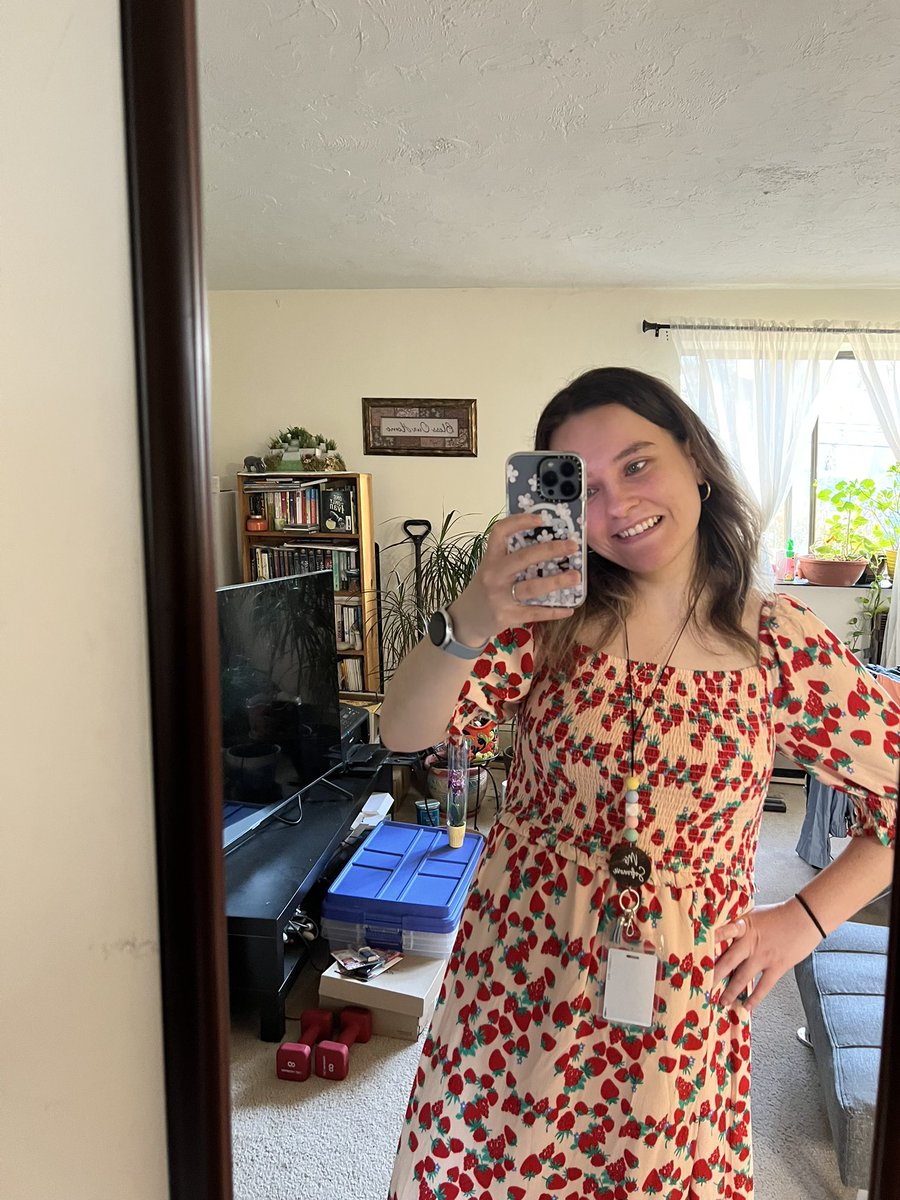 Iva_Soff's tweet photo. I’m only this happy cuz it’s spring break ❤️😂 #mttuesdayselfie https://t.co/29BhdowWjL