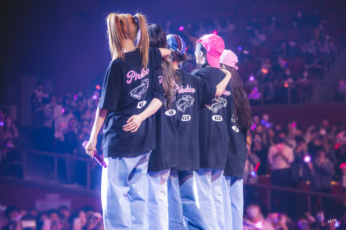 lawrongce's tweet photo. 우리 12주년 축하해요
어떻게 되더라도
앞으로도 에이핑크 입니다
앞으로도 　판다　 입니다
❤️💚💙💜💛

@Apinkpcr @Apinkbm @apinkjej
@Apinkknj @Apinkohy

#Apink #에이핑크
#Apink_12th_Anniversary
#벌써_12주년_앞으로도_판다입니다 https://t.co/8SCLhThCIf