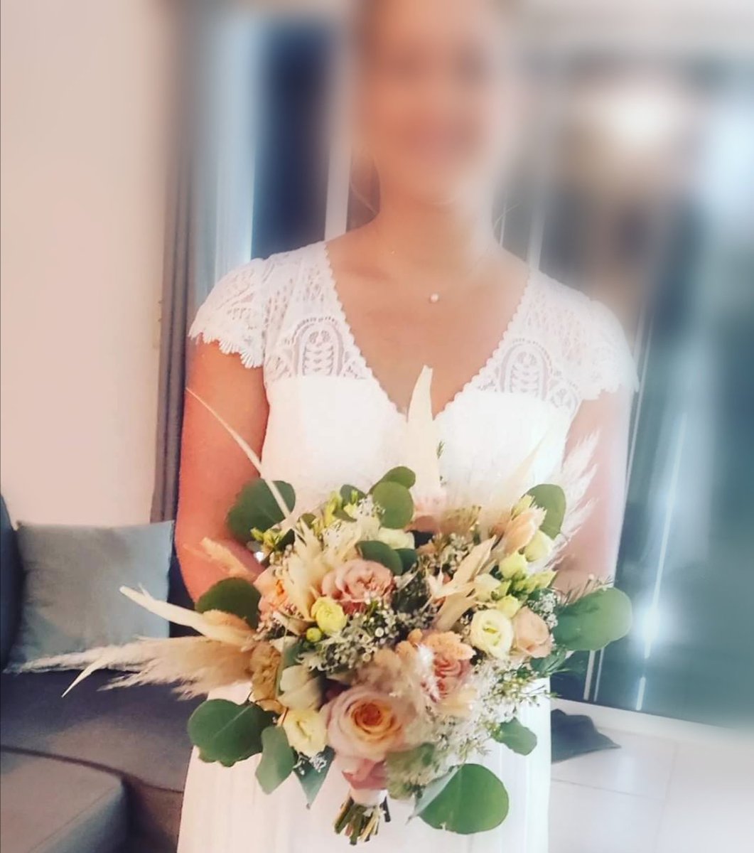 LilieSegato's tweet photo. Notre divine mariée, douce et d'une grande gentillesse. 
Thème aux couleurs pastels et notes plus chaudes de la pampa des fleurs séchées des roses

Sublimée par @samanthart83 
Sous l'objectif de @byorianephotographe Domaine @terresdesainthilaire et
@agence_vosta pour l'animation https://t.co/5XIB8qRcUU