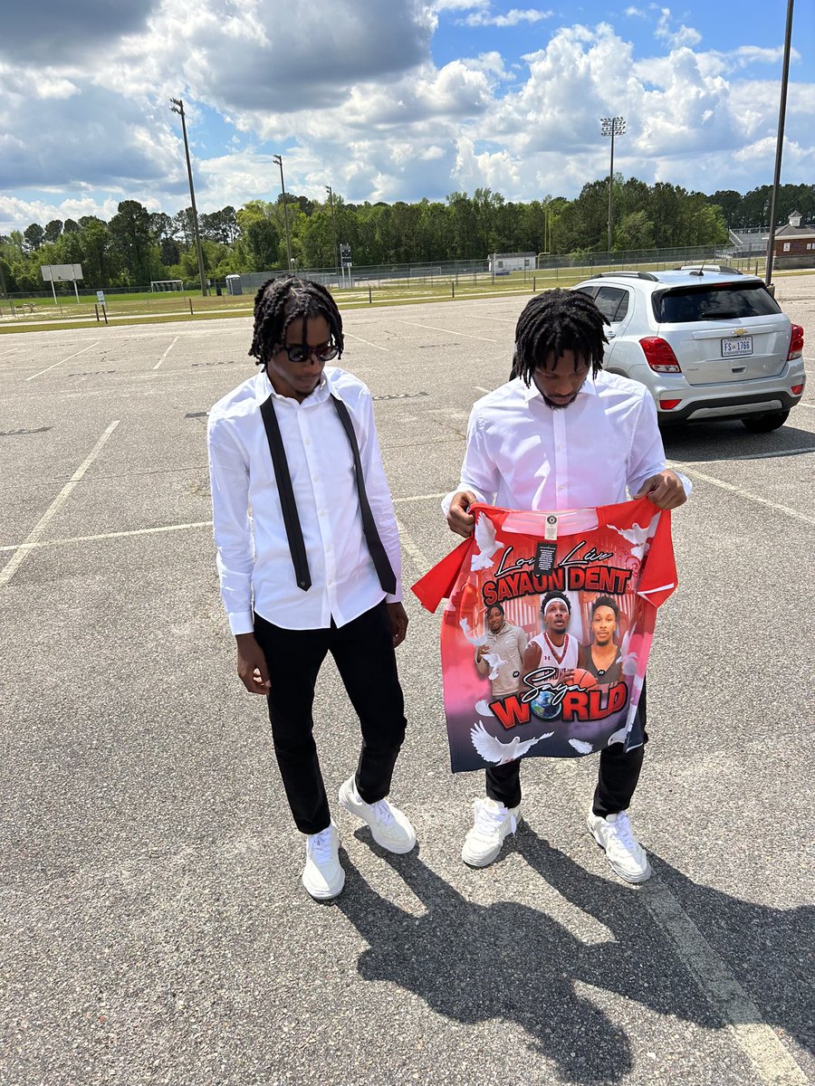 Kayo_deady's tweet photo. my heart need another job Cuz it dnt hurt nomore , Dealin wit this pain like i don’t hurt nomoree #Ballinpeace https://t.co/T8IzlNZkPi