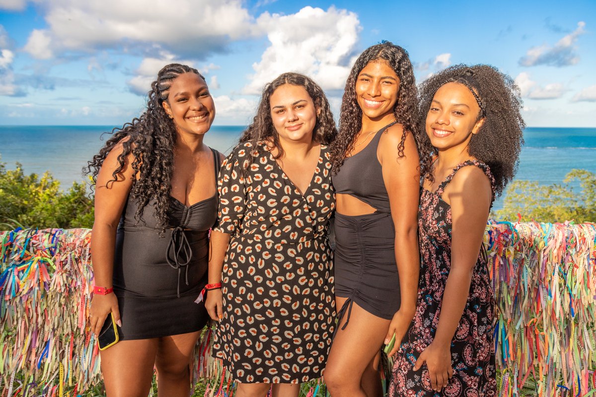 forma_turismo's tweet photo. Você vai se lembrar desse momento pra sempre…
Fazer a tão sonhada viagem de formatura é ter a certeza de que você coleciona momentos que vão ser lembrados para sempre. 💛 #portotododia #viagemdeformatura #formaturismo #portoprasempre https://t.co/bmEyF4l0KA
