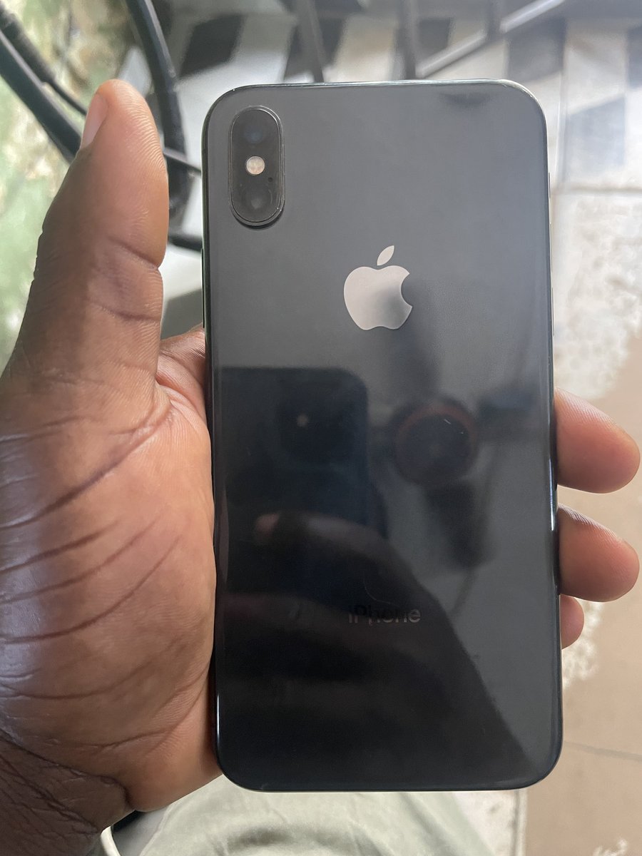 sancetech's tweet image. #fastdeal
IPhone X 64GB 
Battery health:80% Bh 
Condition: cracked screen and working perfectly 
Face ID : perfectly working 
Price : 110k
Dm/call :08101552461 
Delivery is nationwide 📦