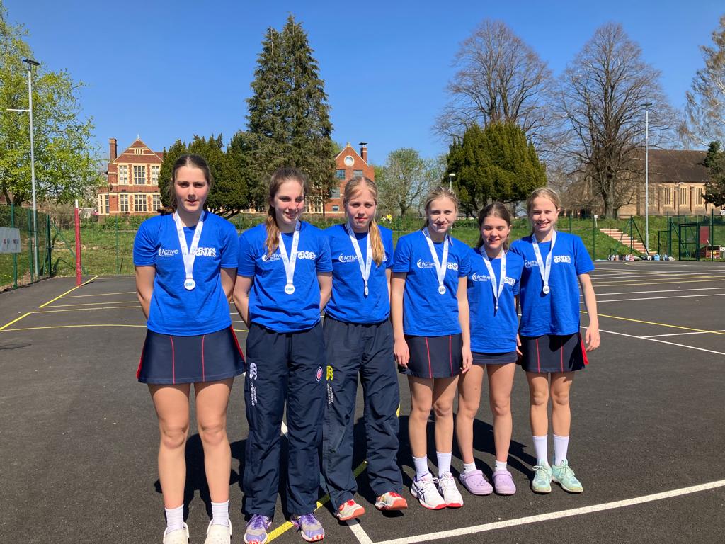 ActiveHW's tweet photo. And for the #WorcsSchoolGames year 9 netball results we had...

🥇 @KingsWorcester @KSW_Sport representing Droitwich &amp; Worcester @dwcschoolgames

🥈 @Bewdley_School representing @WyreForestSSP

🥉 @SouthBromsPE representing @all_cic 

Well done all🏀 @YourSchoolGames https://t.co/P8LS6PufI8