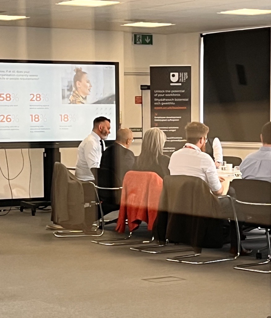 cw_seswm's tweet photo. We are at the Business Barometer - Driving employee attraction and retention in Wales roundtable today at @capitallawltd!

@OpenUniversity &amp; @britishchambers have partnered to deliver this event to explore how we can address the UK skills gap and its impact.

#BusinessBarometer https://t.co/EbPZmLt3fe