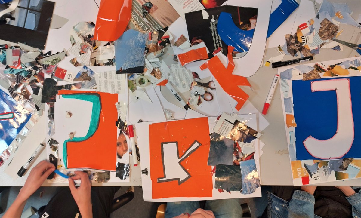 twittert officieel vanuit #CO (ex @Kunstencentrum) #Venlo waar leerlingen van <a href="/DenHulster_OGVO/">College Den Hulster</a> volop vinyl letters vormgeven #talentontwikkeling #kunsteducatie #coollage #cultuurinvenlo #taal