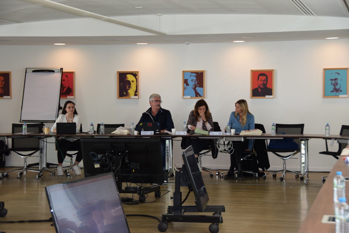 ffhandball's tweet photo. Les différents membres du jury national de l'opération #HandpourElles se sont réunis à la Maison du handball afin d'élire les 15 clubs lauréats de la 5e édition 🤝🤾‍♀️ https://t.co/wPzB1Ajipd