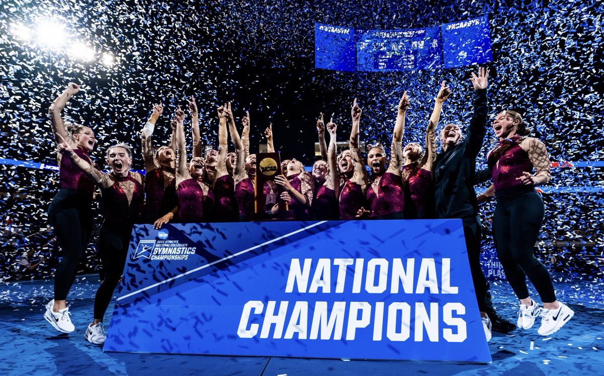 𝙏𝙧𝙞𝙥𝙡𝙚 𝘾𝙧𝙤𝙬𝙣 👑👑👑

For the sixth time in program history, the Sooners have won conference, regional and national titles in the same season. 🏆🏆🏆

#ChampU | #BoomerSooner