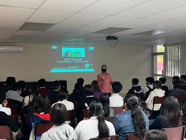 CapaNegras's tweet photo. Plática sobre Prevención de Adicciones al los alumnos del CBTIS #34 de Piedras Negras, impartido por la Lic. Alma Ivonne Mendez Romero.
@Jurisdiccion1PN @CONADICmx 
#JuntosPorLaPaz
#ConadicTeEscucha
#CuidaTuSaludMental
@ceca_coahuila @CapasCoahuila https://t.co/CDejYj3lE7