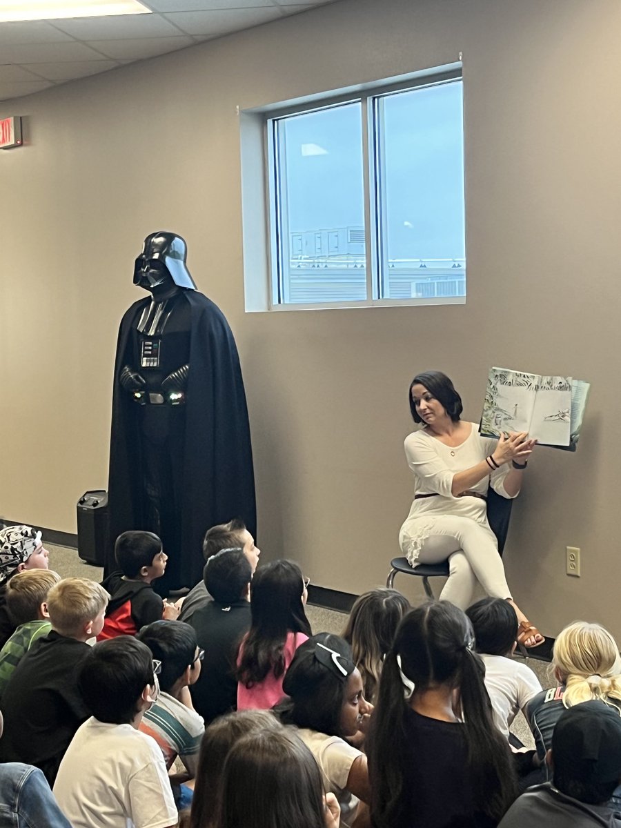 mammalooney's tweet image. ⁦@Parkside_ES⁩ is having STAAR prep with STAAR WARS!   
#MakingLearningFun
