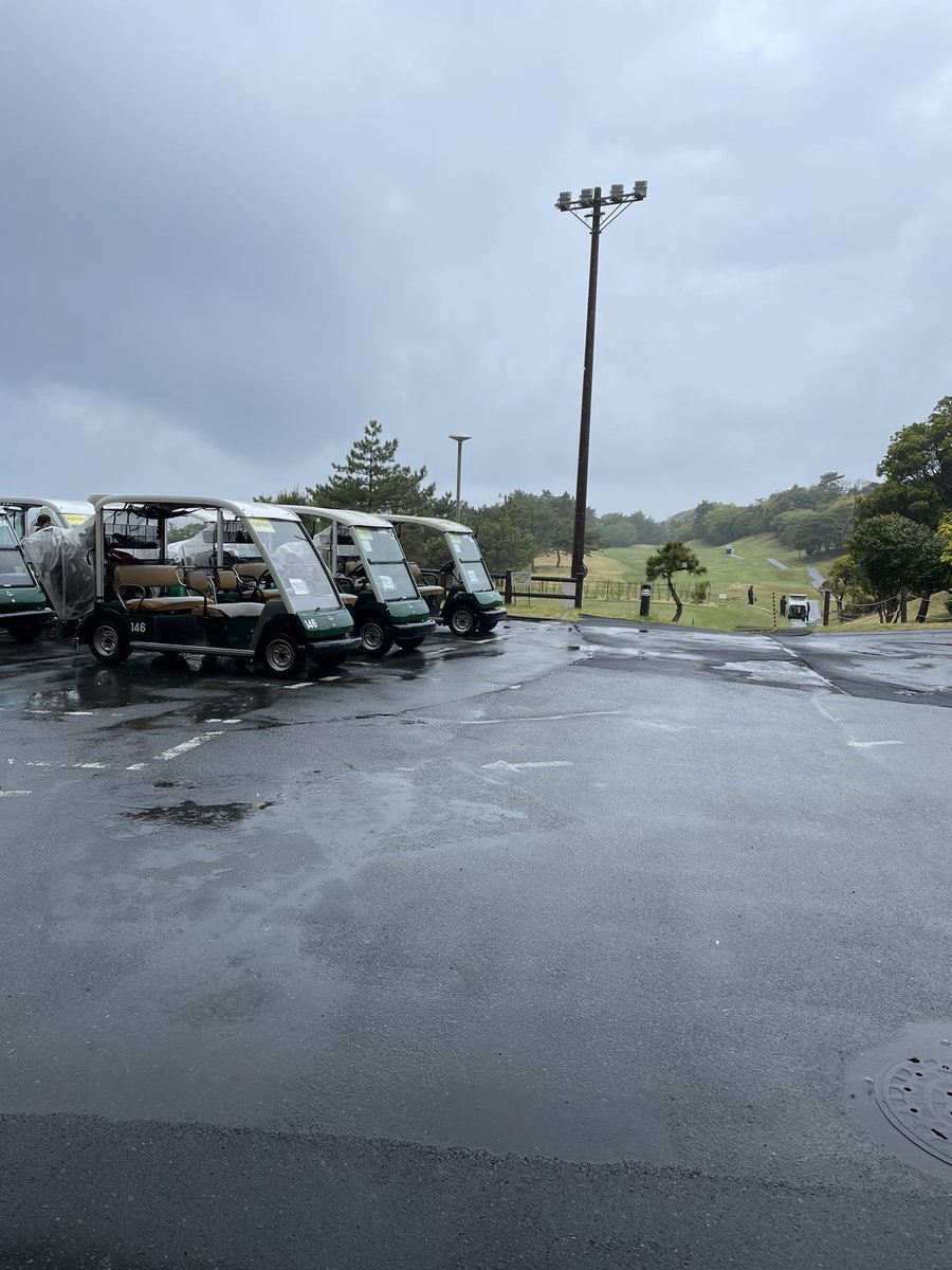 FreesQuare1's tweet photo. ☔️のゴルフ⛳️も
たまにはいいかも🥶 https://t.co/IYmgbEI9ps