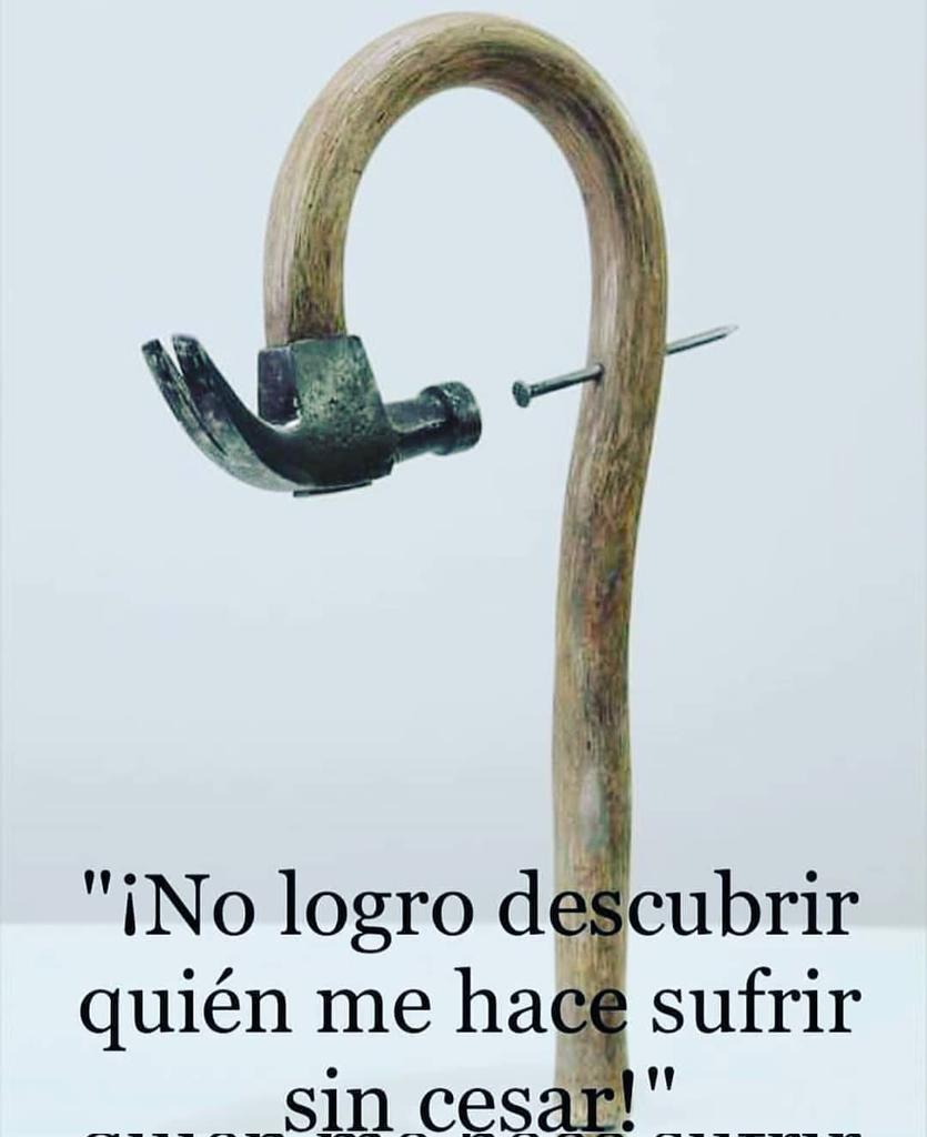 Hola buen día, si buscas en el exterior que te hace sufrir será difícil encontrarlo, si buscas en ti seguramente te llevarás una sorpresa. Que opinas? 😫👈 #FelizMartes