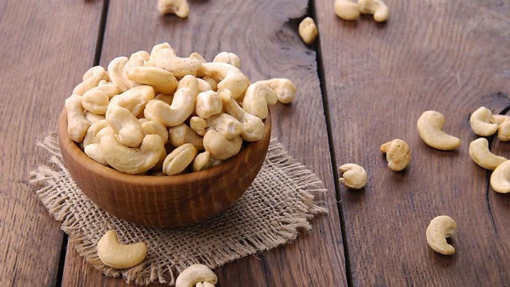 AfricanCashew's tweet image. #RAMADAN KAREEM

Il ne reste plus que quelques jours, terminez le ramadan en force avec des #cajous !

Une poignée de #noixdecajou dans votre bouillie ou de #beurredecajou sur vos biscottes vous apportera l'énergie des derniers instants.😉

#ACA #Santé #Jeûn